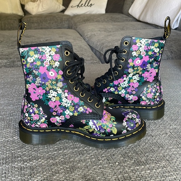 NWT DR MARTENS Vintage 1460 Boots! - Picture 13 of 15